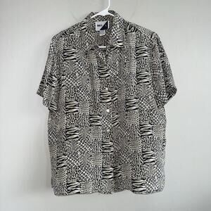 Vintage Jennifer L. 100% Silk Woman’s Blouse M Short Sleeve Button Up Leopard